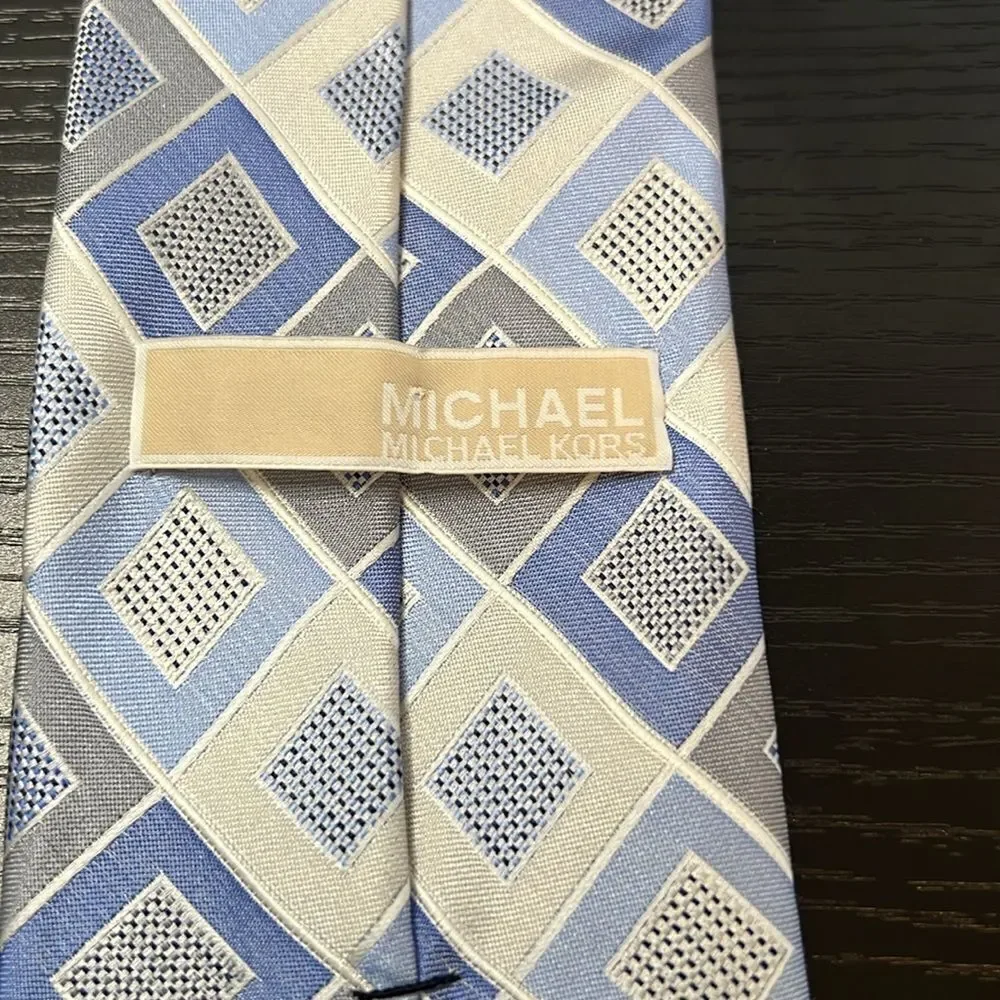 Beautiful Michael Kors Squares and Diamonds Necktie / Tie